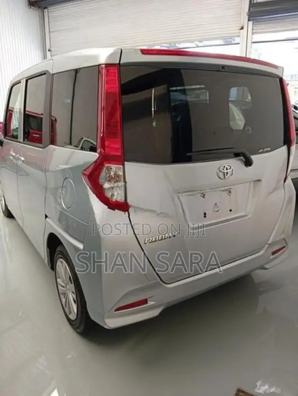 Toyota Roomy X 2023