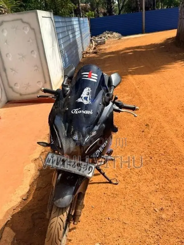 Bajaj Pulsar 220F 2010
