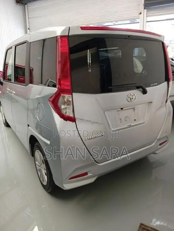 Toyota Roomy X 2023