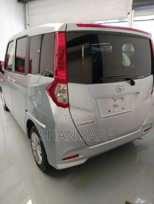 Toyota Roomy X 2023