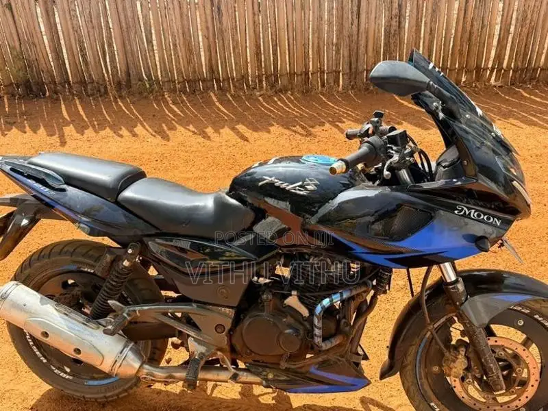 Bajaj Pulsar 220F 2010