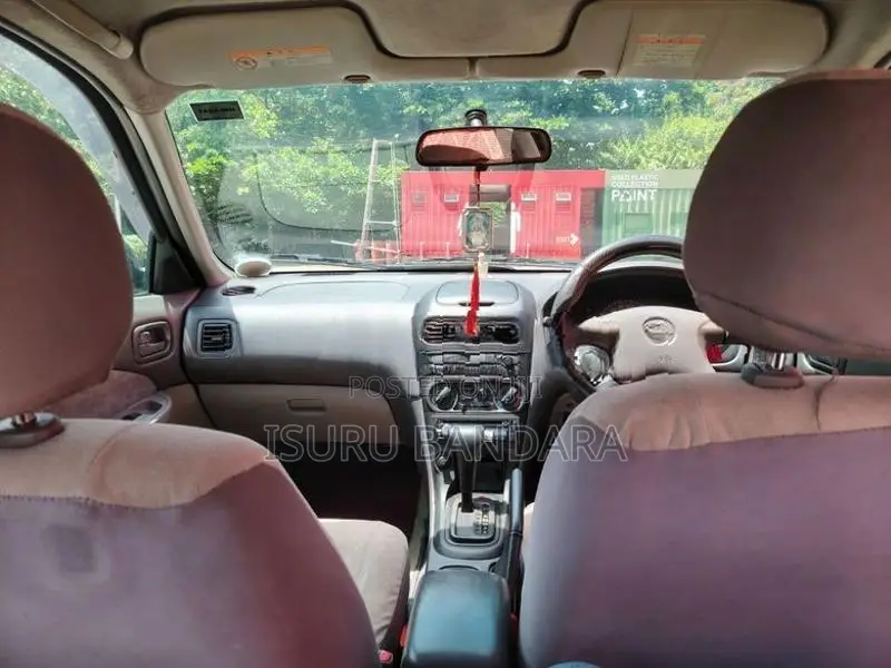 Nissan Sunny 2001