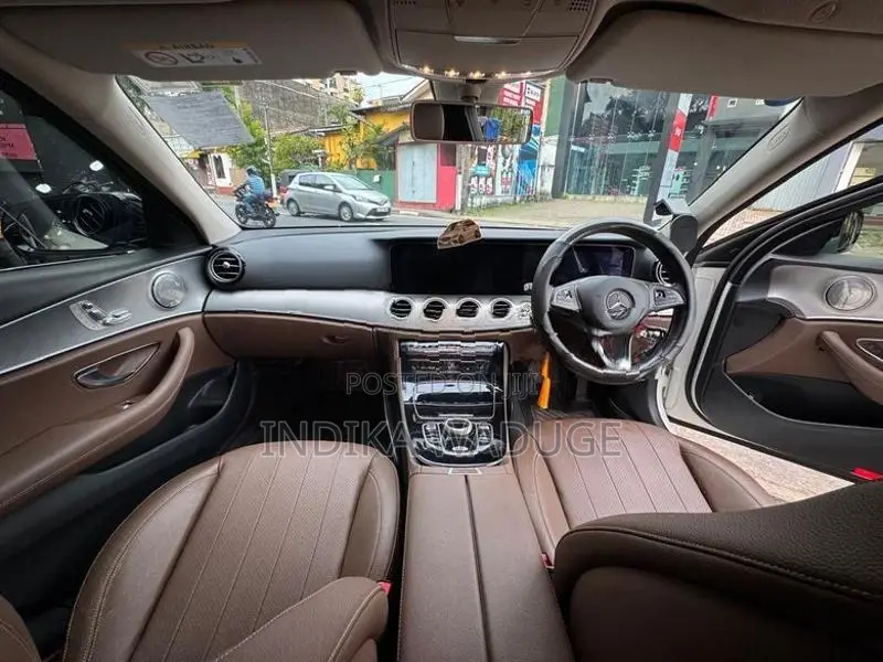 Mercedes Benz E200 AMG 2018
