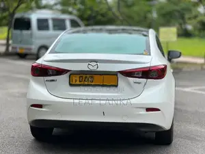 Mazda Axela SKY ACTIVE 2013