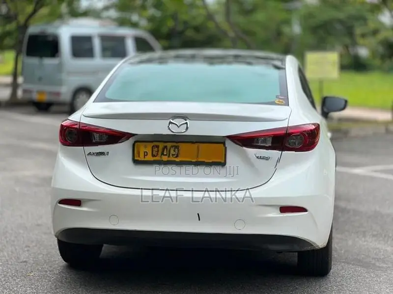 Mazda Axela SKY ACTIVE 2013
