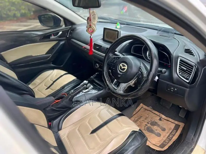 Mazda Axela SKY ACTIVE 2013