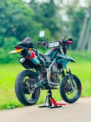 Kawasaki D Tracker 2005
