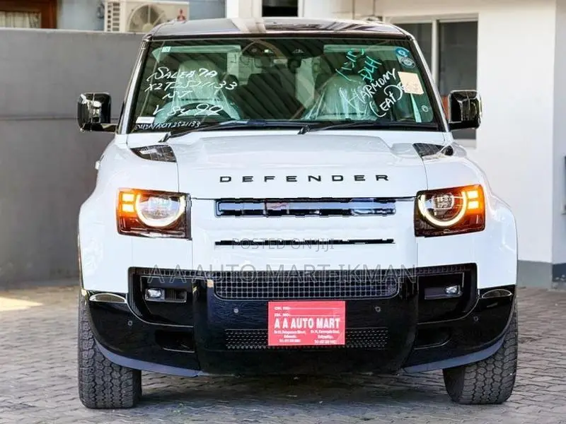 Land Rover Defender P300 110SE 2026
