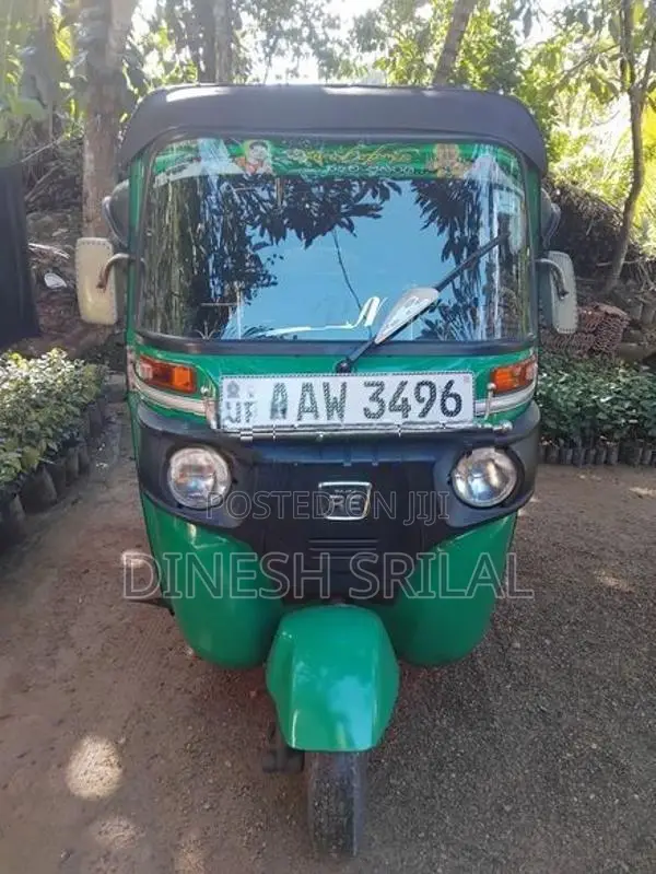 Bajaj RE 2015