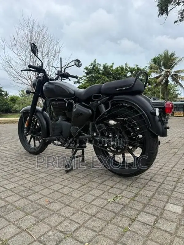 Royal Enfield Classic 350 Stealth Black 2026