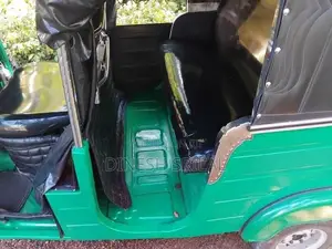 Bajaj RE 2015