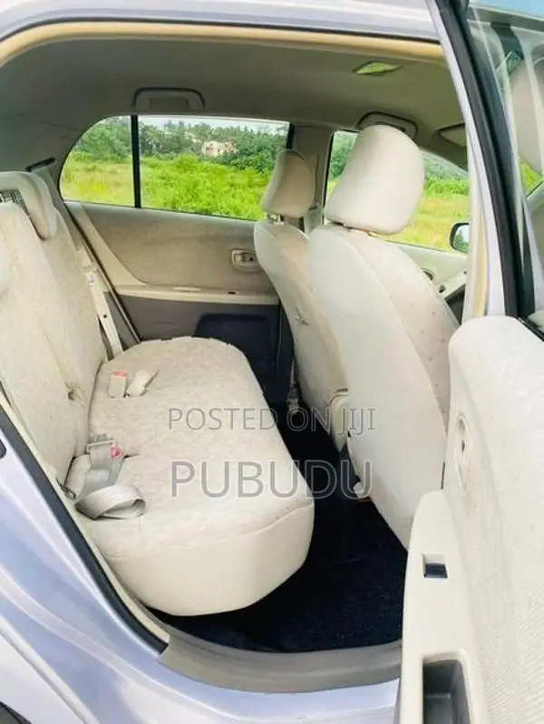 Toyota Vitz 2010