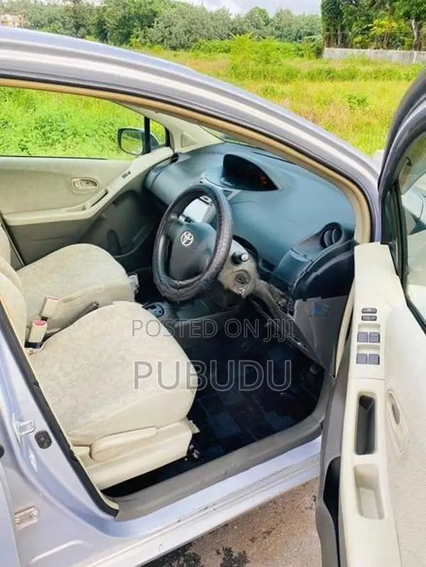 Toyota Vitz 2010