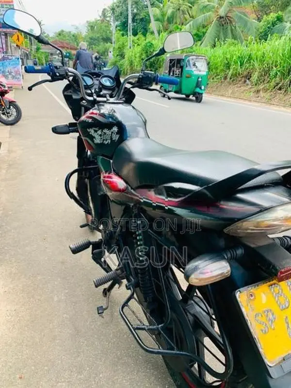 Bajaj Discover 2015