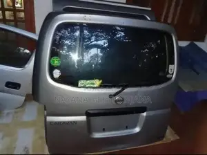 Nissan Caravan E25 Door