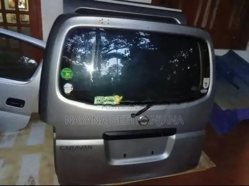 Nissan Caravan E25 Door