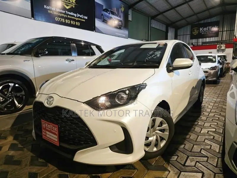Toyota Yaris G 2024
