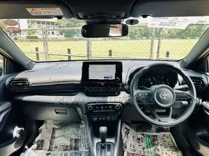 Toyota Yaris G Led 360 2024