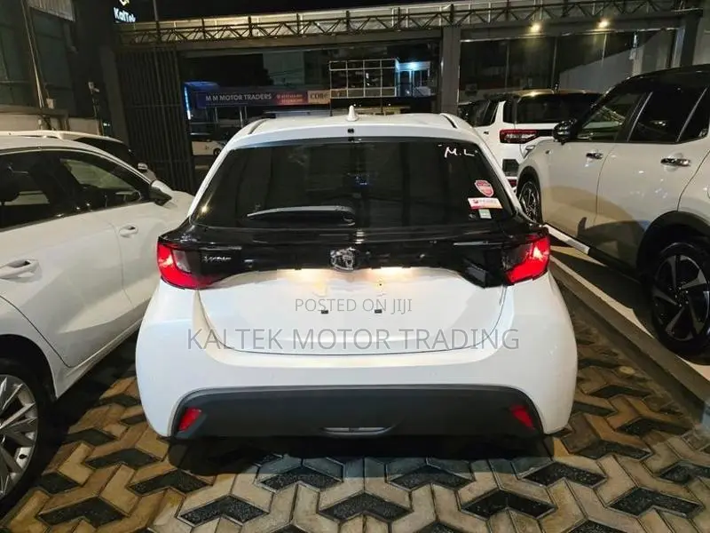 Toyota Yaris G 2024