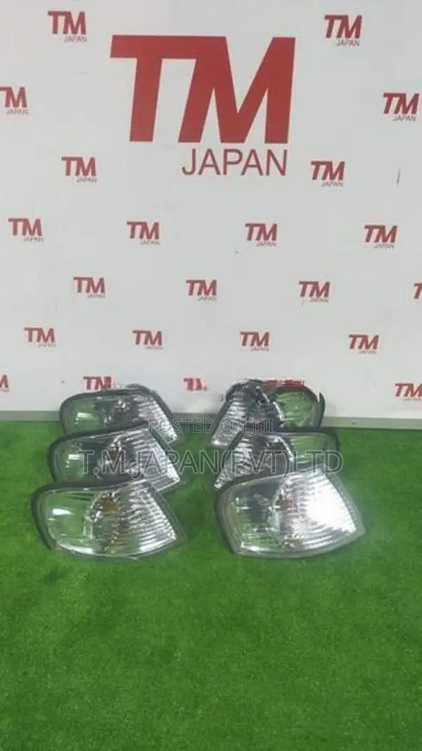 Nissan Sunny FB 15 Parking Light