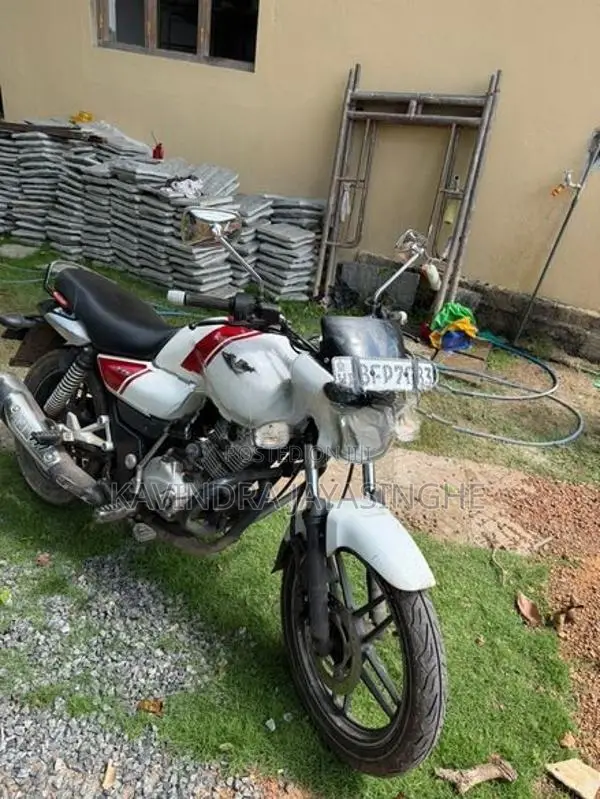 Bajaj V15 2016/2017 2017