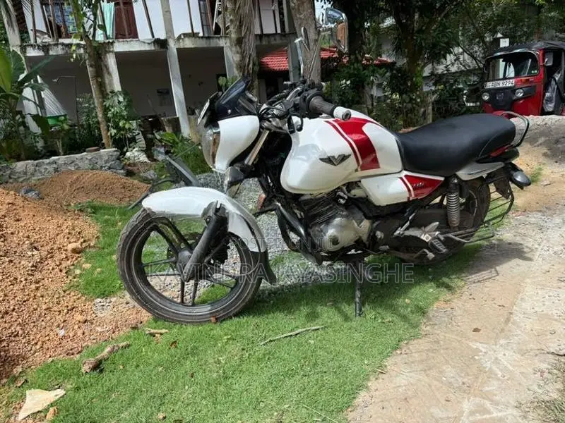 Bajaj V15 2016/2017 2017