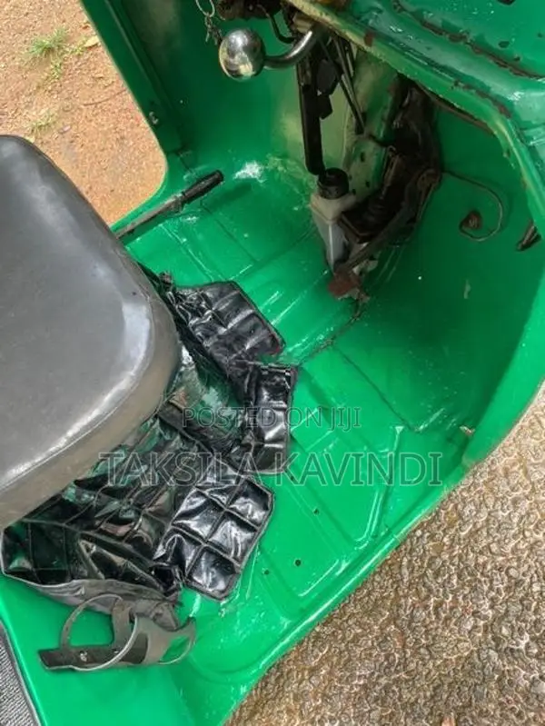 Bajaj RE 2 Stroke 2004