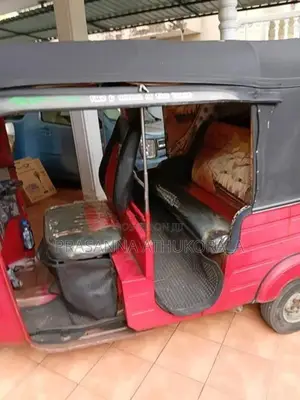 Bajaj RE 2015
