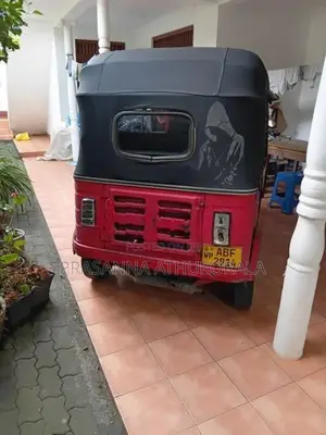 Bajaj RE 2015