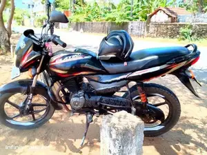 Bajaj Platina 100 2016