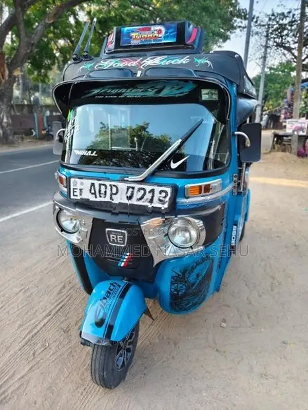 Bajaj RE 2017