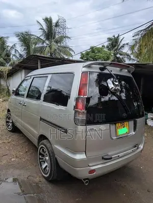Toyota Noah KR42 2003