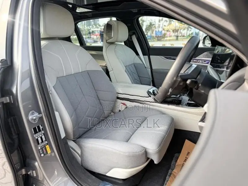 BMW i7 xDrive60 ULT M Sport 2023