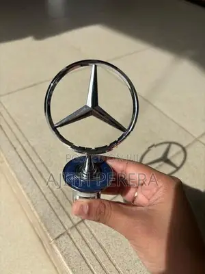 Mercedes Benz Bonnet Logo
