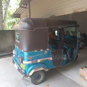Bajaj RE 2013
