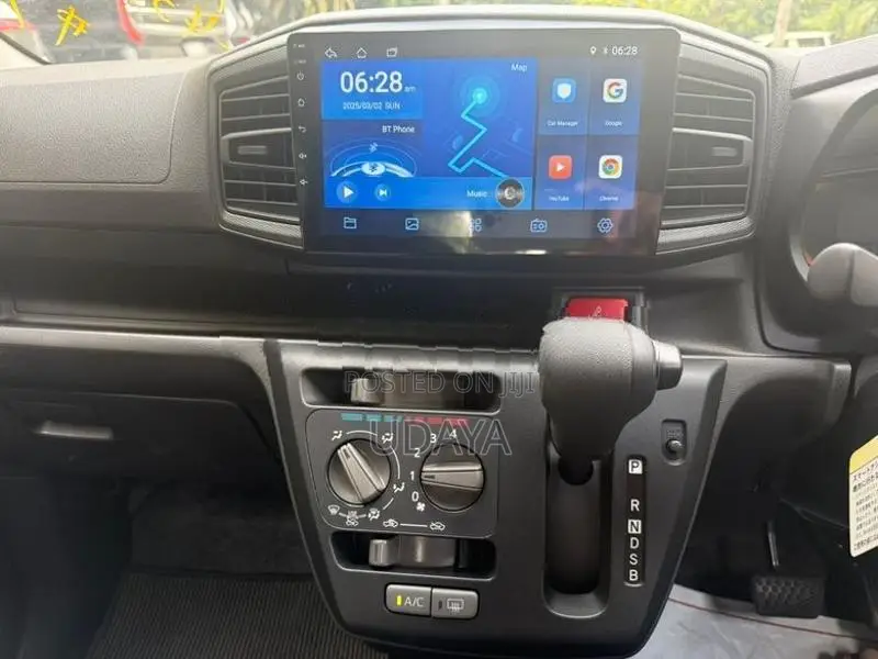 Daihatsu Mira 2024