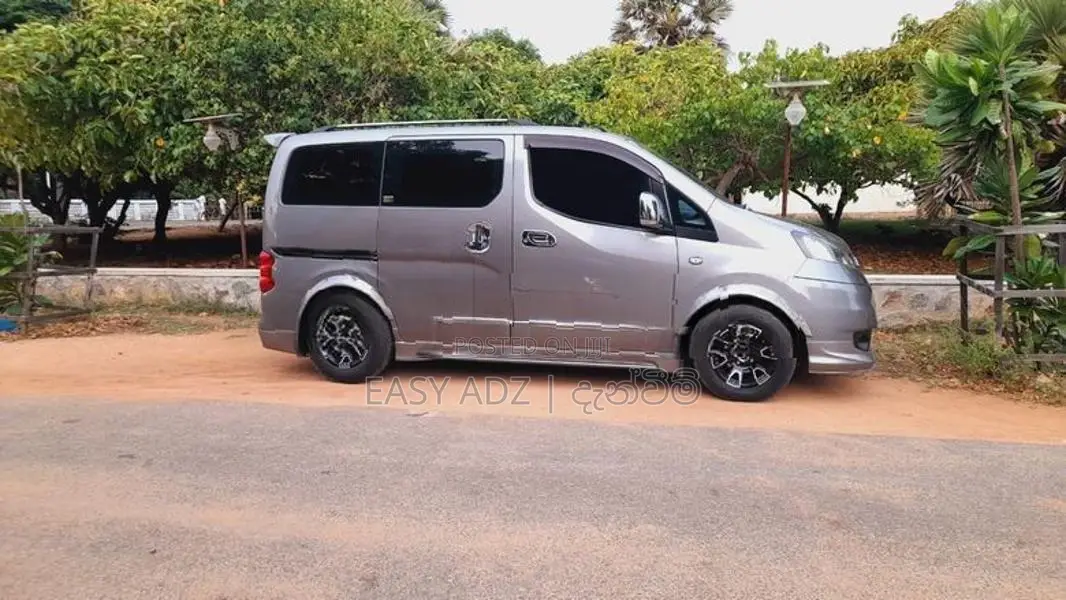 Nissan NV200 7 Seater 2012