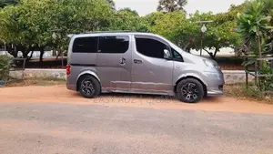 Nissan NV200 7 Seater 2012