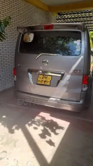 Nissan NV200 7 Seater 2012
