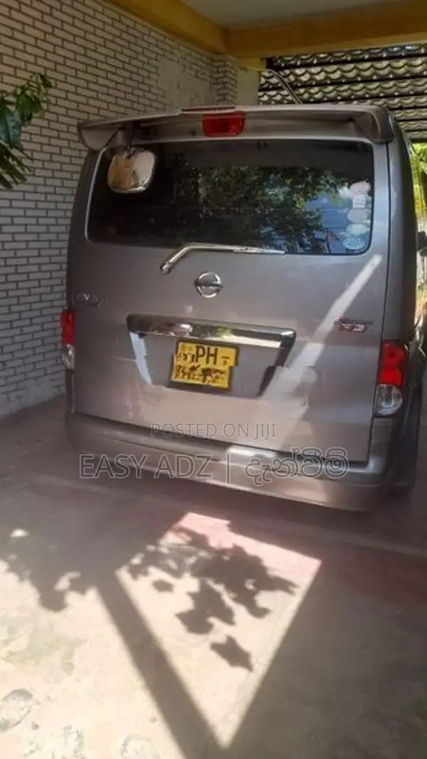 Nissan NV200 7 Seater 2012
