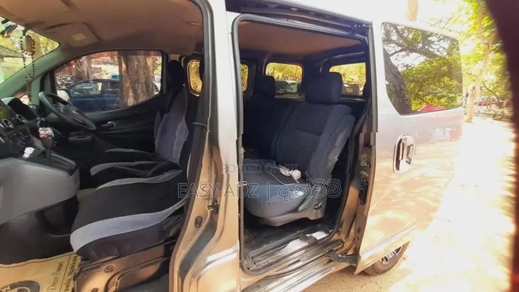 Nissan NV200 7 Seater 2012