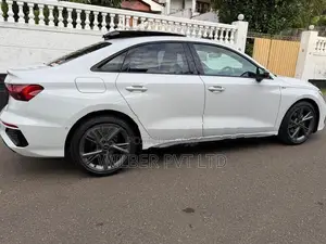 Audi A3 Sedan S-Line SUNROOF 2024