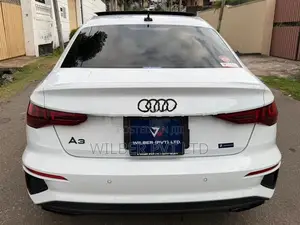 Audi A3 Sedan S-Line SUNROOF 2024