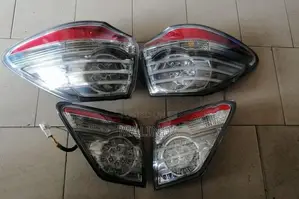Toyota Crown (GWS204) Tail Light Set ( LH/RH ) - Reconditioned