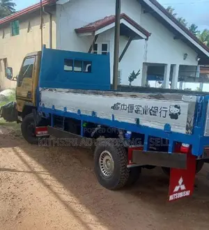 Mitsubishi Canter 1985