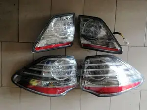 Toyota Crown (GWS204) Tail Light Set ( LH/RH ) - Reconditioned
