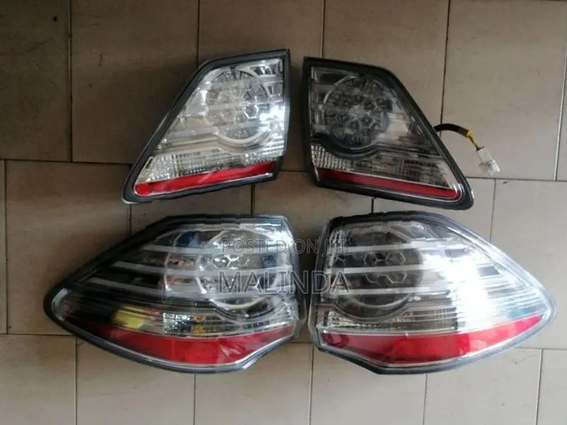 Toyota Crown (GWS204) Tail Light Set ( LH/RH ) - Reconditioned