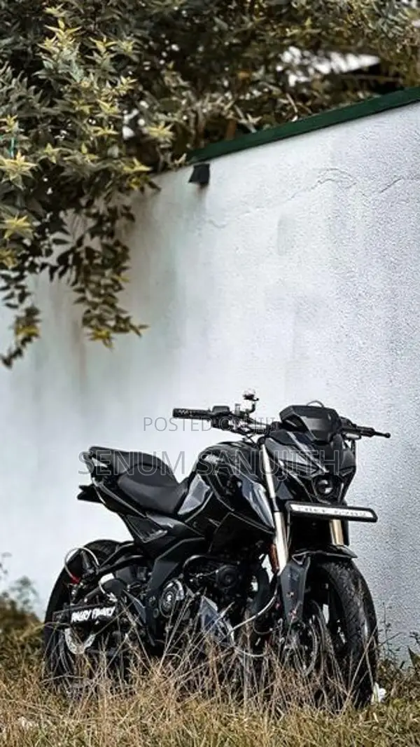 Bajaj Pulsar N160 Black 2025