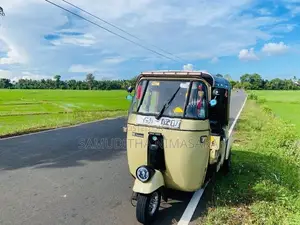 Bajaj RE 2002