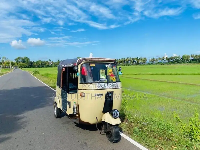 Bajaj RE 2002